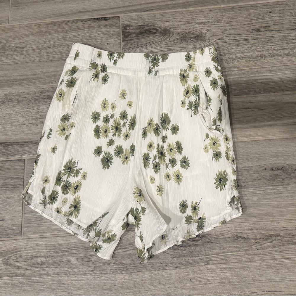 Abercrombie & Fitch Floral High Waist Shorts - White and Green